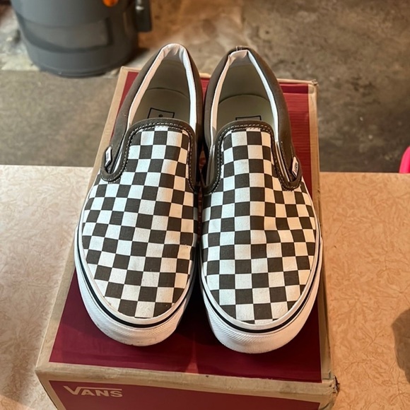 Vans - Picture 2 of 6
